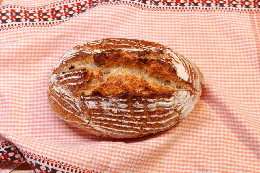 pâine cu drojdie sălbatică făcută in vas yena
