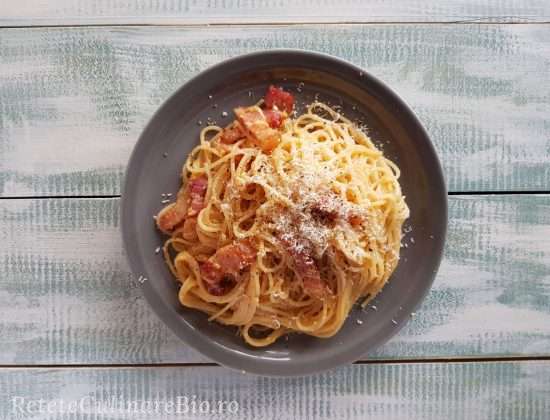Paste spagheti carbonara, rețeta autentică italiană
